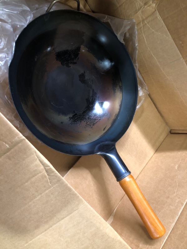 Photo 2 of YOSUKATA Carbon Steel Wok Pan – 13,5 “ Woks and Stir Fry Pans - Chinese Wok with Flat Bottom Pow Wok - Traditional Chinese Japanese Woks - Black Steel Wok 13.5" Black