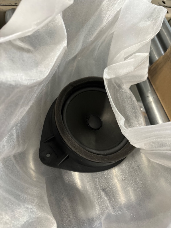 Photo 1 of GM Genuine Parts 25852236 Front Door Radio Speaker , black