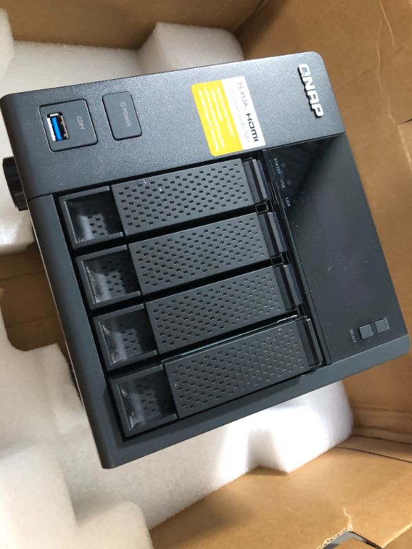 Photo 5 of QNAP TR-004 4 Bay USB Type-C Direct Attached Storage (DAS) with hardware RAID (Diskless)