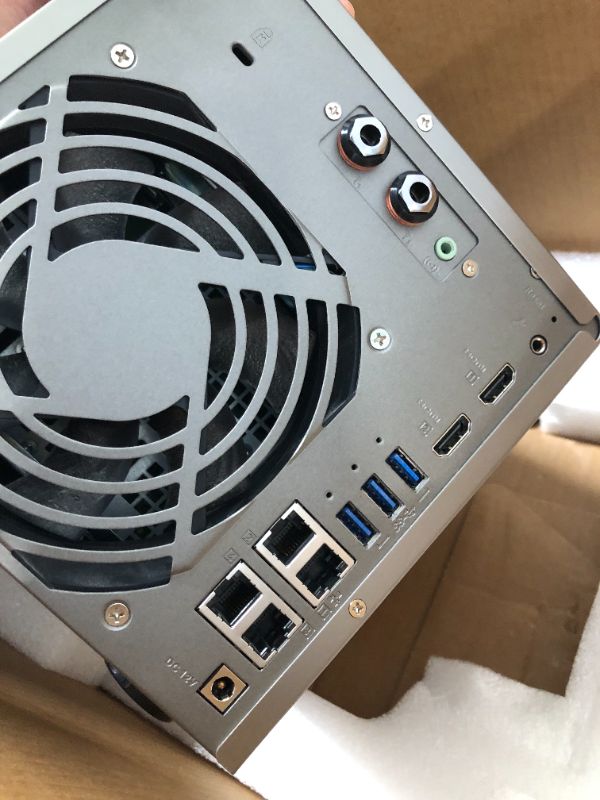 Photo 1 of **UNIT ONLY//DOES NOT INCLUDE WIRES** 
QNAP TR-004 4 Bay USB Type-C Direct Attached Storage (DAS) with hardware RAID (Diskless)