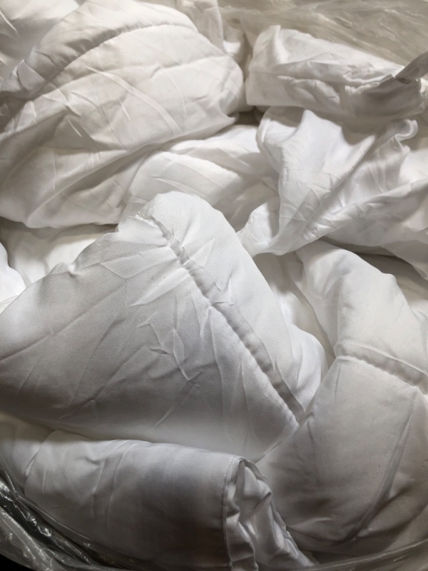 Photo 3 of Utopia Bedding All Season Down Alternative Quilted California King Comforter - Duvet Insert with Corner Tabs - Machine Washable - Bed Comforter – White California King White