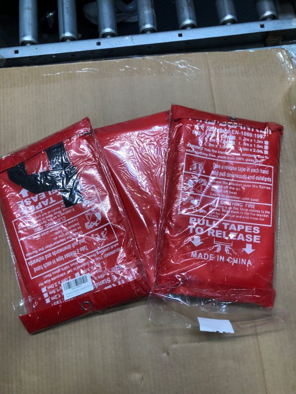 Photo 1 of 3 pcs**Upgrade Emergency Fire Blanket, 1 Pack Fire Extinguisher Blanket, Fire Suppression Blanket, Flame Retardant Blanket Fire Safety Blanket for Home, Kitchen, School, Grill, Car, Office, Warehouse