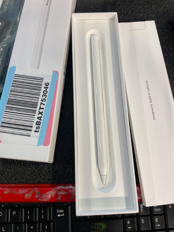 Photo 2 of Apple Pencil (2ND Generation): Pixel-Perfect Precision and Industry-Leading Low Latency, Perfect for Note-Taking, Drawing, and Signing documents.
