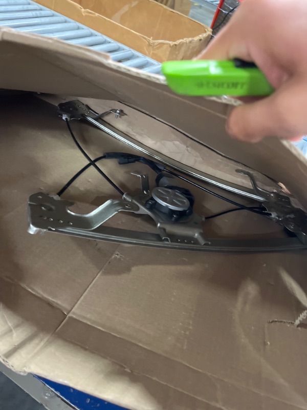Photo 1 of A-Premium Electric Power Window Regulator with Motor Compatible with Ford F-150 Lobo 2004-2008 Lincoln Mark LT 2006-2008 Crew Cab Pickup Rear Left Driver Side Rear Driver Side
