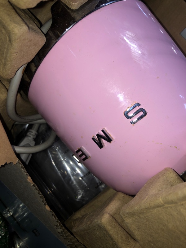 Photo 4 of ***VERY USED*** Smeg Countertop, Pastel Pink 50s Style Blender, 48 Ounces 48 Ounces Pink