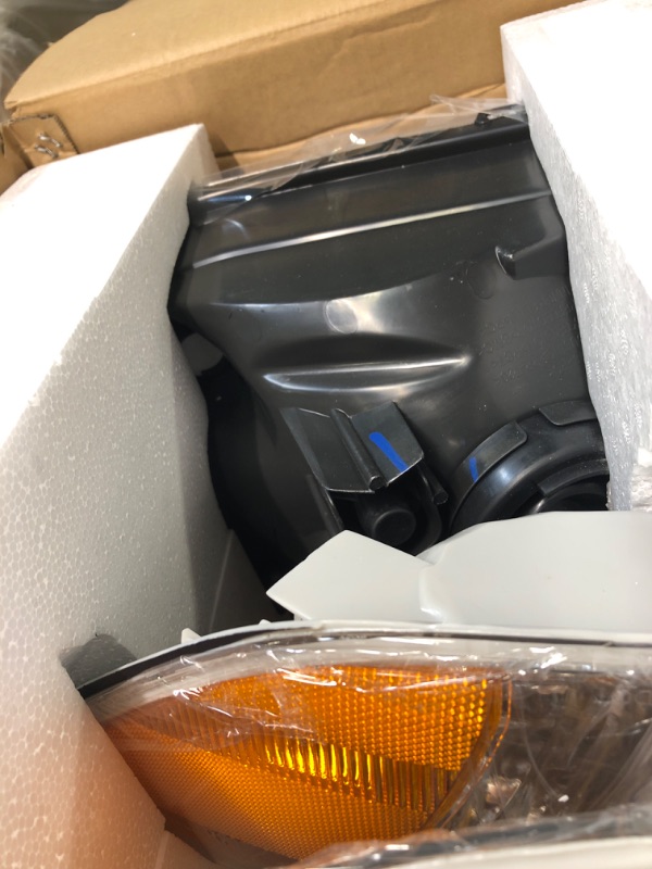 Photo 4 of ROADEAL for 2005 2006 Toyota Tundra Base / SR5 / Limited 4DR Double Cab 2005 2006 2007 Toyota Sequoia SR5 / Limited Headlights Assembly Pair Chrome Housing NOT Fit Regular/Access (Extended) Cab