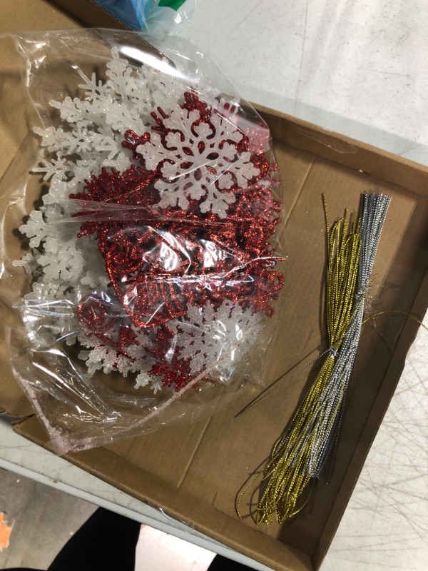 Photo 1 of 65Pcs Christmas White Red Snowflake Ornaments, Plastic Glitter Snow Elk Flakes Ornaments for Christmas Tree Decorations Size Varies Craft Snowflakes Home Party Decorations Supplies style 3