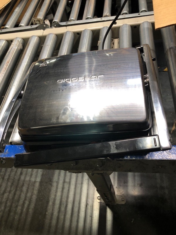 Photo 3 of ***CAN BE USED FOR PARTS ONLY*** Electric Panini Press, Aigostar 4-6 Slices Temperature Control Sandwich Maker, Panini Press Grill with Removable Drip Tray, Opens 180 Degrees Non-Stick Coated Plates, 11.6" X 9.3" Stainless Steel - 4 Slices ***broken handl