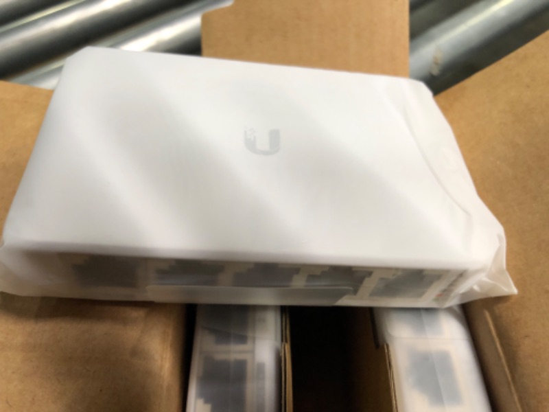 Photo 4 of Ubiquiti Networks UniFi USW Flex Mini 5-Port Gigabit Managed Switch (3-Pack)