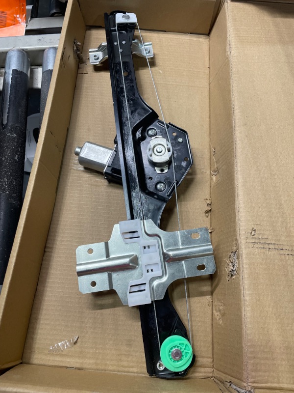Photo 1 of Power Window Regulator w/Motor Assembly Compatible with GMC Acadia/Buick Enclave/Chevrolet Traverse Front Right Passenger Side 6 Pins,Replace for 15781918 20783373 20783374 21997132 25789069