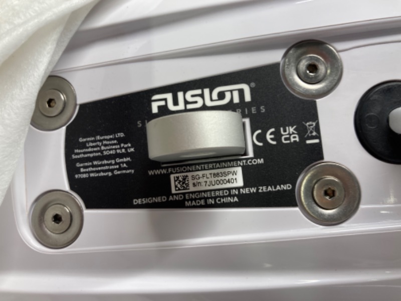 Photo 1 of Fusion Signature Series 3i 8.8" 330W CRGBW Sports White Marine Wake Tower Speakers (Pair)