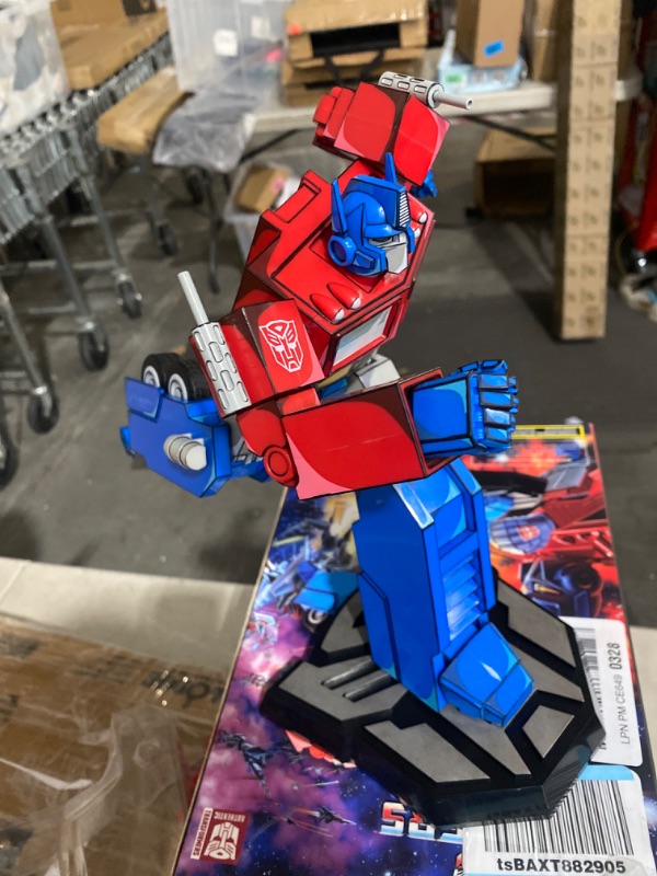 Photo 1 of Numskull Optimus Prime Figure 11'' 28cm Limited Edition Collectible Replica Statue - Official Transformers Merchandise - Action Movies & TV Figurine