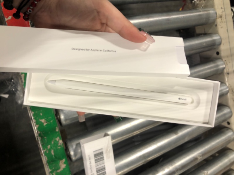Photo 4 of **NEEDS UP TO DATE SOFTWARE** Apple Pencil (2nd Generation)