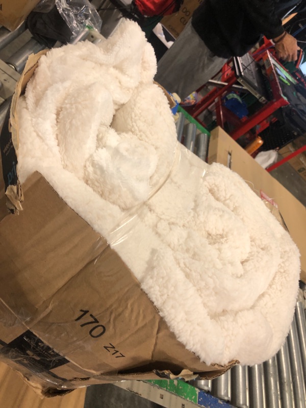 Photo 3 of ***NOT EXACT***
Bedsure Soft Fuzzy Faux Fur Sherpa Fleece Throw Blanket White Twin - Warm Thick Fluffy Plush Cozy Reversible Shaggy Blanket for Sofa and Bed -Comfy Furry Blanket, 