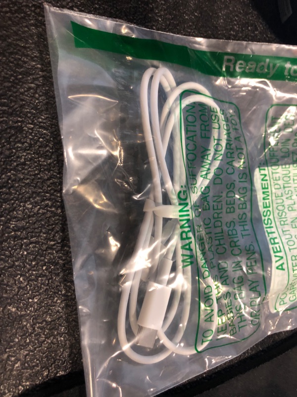 Photo 1 of 2ft USB-C to USB-C charging cable