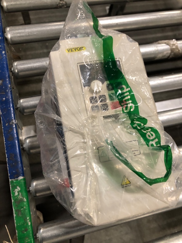 Photo 1 of VFD 3KW 220V 4HP, 1 or 3 Phase Input, 3 Phase Output Variable Frequency Drive, AC 14A 0~1000HZ CNC Motor Inverter Converter for Motor Speed (RS485)