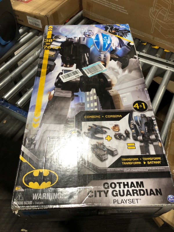 Photo 2 of DC Comics, Batman, Gotham City Guardian Playset, 4-in-1 Transformation, Batman Figure, Lights & 40+ Sounds, Kids Toy for Boys & Girls Ages 5+