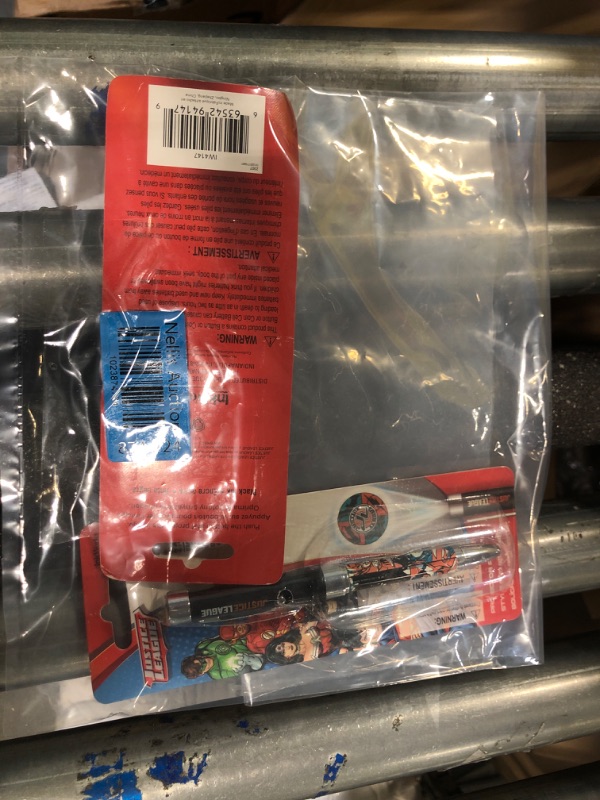 Photo 2 of JUSTICE LEAGUE PROJECTOR PEN pack of 2