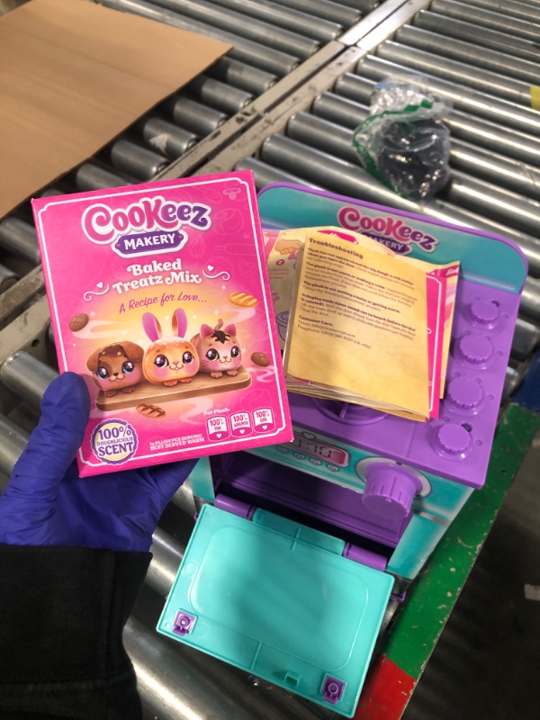 Photo 3 of ** just the oven and baking mix included**
Cookeez Makery Baked Treatz Oven. Mix & Make a Plush Best Friend! Place Your Dough in The Oven and Be Amazed When A Warm, Scented, Interactive, Plush Friend Comes Out!