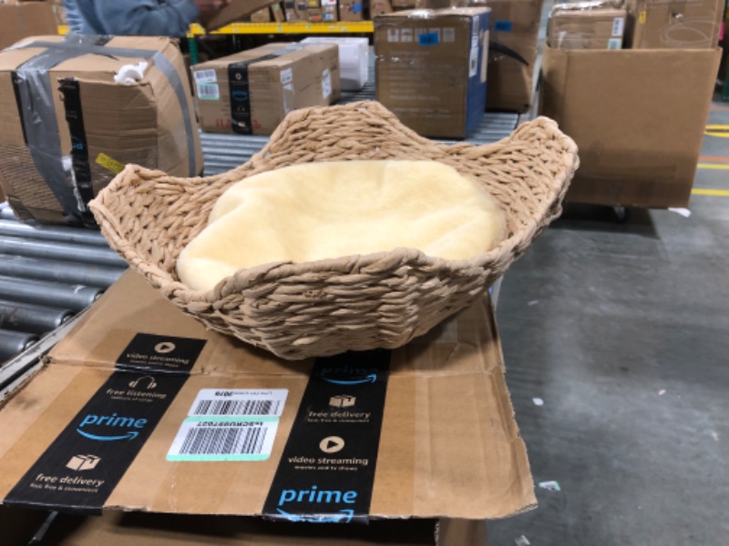 Photo 1 of ** similar to image, not exact**
Straw Nest Cat Bed Woven Cat Basket Kitten Bed Small Dog Beds Pet House Nest Cat Straw Bed Cat Nest Pet Beds for Small Dogs Resting Nest Summer Cattail Grass Sleeping Products