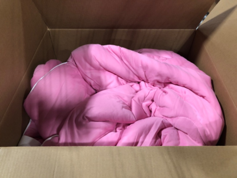 Photo 2 of **Comforter Only** COTTEBED Ultra-Soft Bedding Comforter Set Twin XL, Rose Pink Bed Conforter Twin Size, Jersey Knit T-Shirt Feel Cozy Cute Lightweight Quilt Blanket for Kids Girls Teens School College Dorm All Season Pink Twin/Twin XL(All Season)