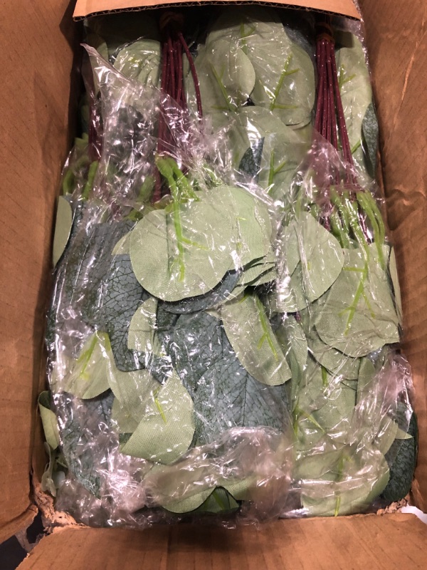 Photo 1 of 270 Pcs 3 Kinds Mixed Eucalyptus Leaves Stems Bulk Artificial Silver Dollar Eucalyptus Leaves Picks Dried Eucalyptus Bundle Faux Spray for Wedding Vase Bouquet Floral Arrangement Decor (Green) Green 270