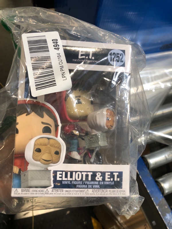 Photo 2 of Funko Pop! Movies: E.T. The Extra-Terrestrial - Elliot with E.T. in Basket, Multicolor, 3.75 inches Bobbleheads