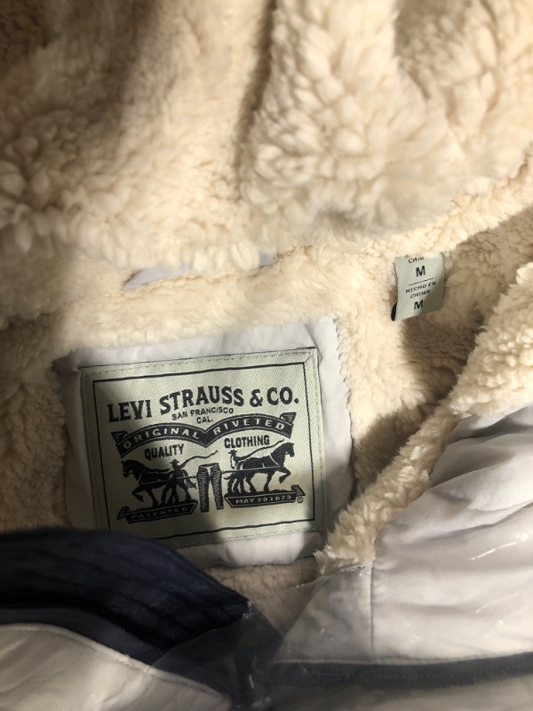 Photo 1 of Levi's Men's Diamond Quilted Sherpa Lined Bomber Jacket Medium Ice