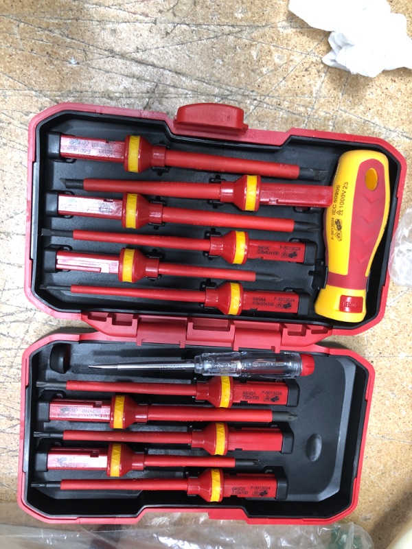 Photo 2 of 13 Piece Insulated Screwdriver Set R'deer Industrial Level 1000v Cr-V Magnetic Slotted Phillips Pozidriv Torx Electrician Tool Kit
