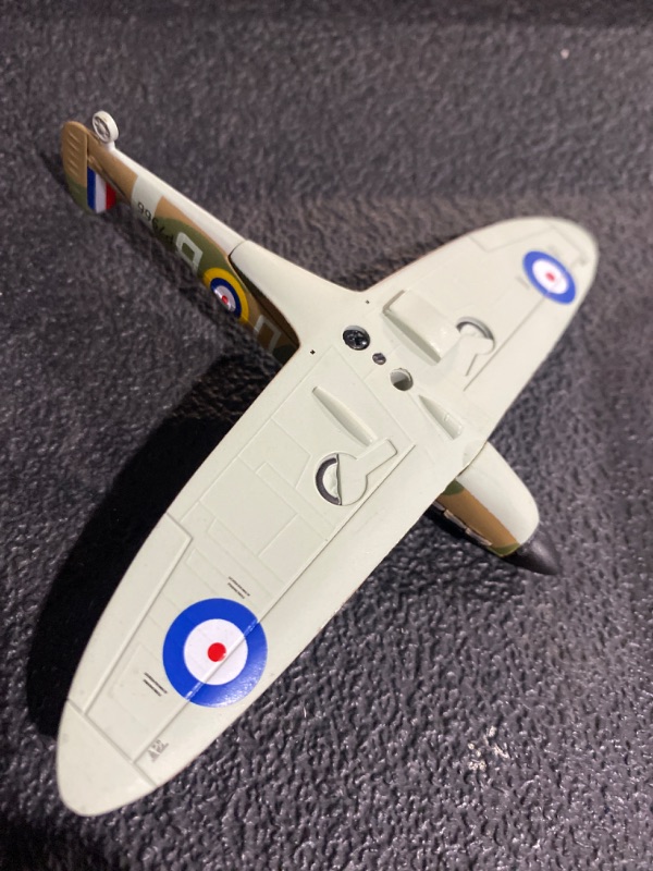 Photo 3 of Daron Postage Stamp RAF Spitfire MKII Battle of Britain Vehicle (1/93 Scale)