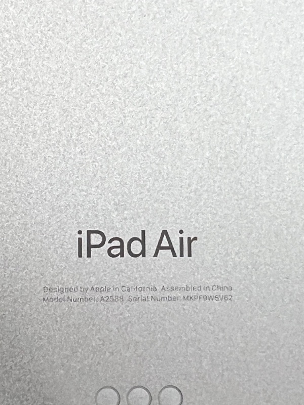 Photo 3 of Apple iPad Air (5th Generation): with M1 chip, 10.9-inch Liquid Retina Display, 256GB, Wi-Fi 6, 12MP front/12MP Back Camera, Touch ID, All-Day Battery Life – Starlight WiFi Starlight 256GB