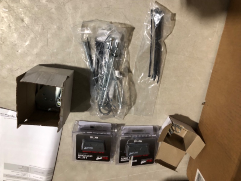 Photo 1 of ***USED - MISSING PARTS - SEE COMMENTS***
Mighty Mule MM371W-SOL Automatic Gate Opener