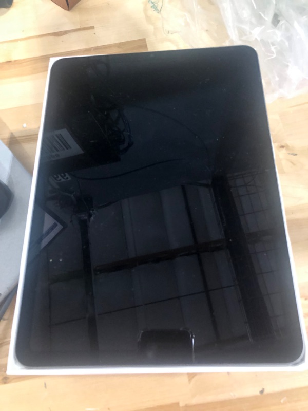 Photo 4 of Apple iPad Air (5th Generation): with M1 chip, 10.9-inch Liquid Retina Display, 256GB, Wi-Fi 6, 12MP front/12MP Back Camera, Touch ID, All-Day Battery Life – Space Gray WiFi 256GB Space Gray Without AppleCare+