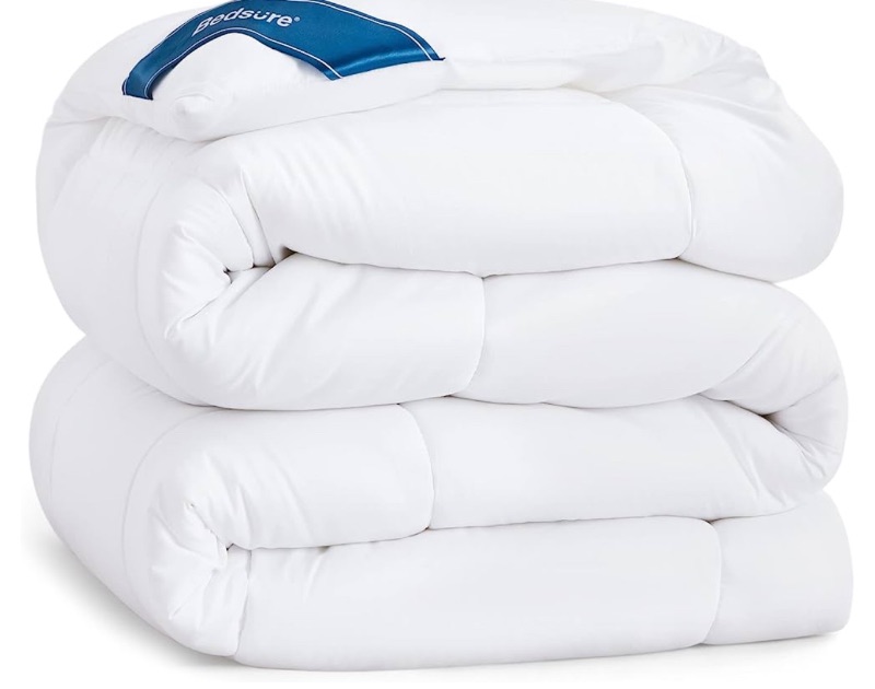 Photo 1 of Bedsure Twin Comforter White Twin Size Polyester Modern Style Comforter