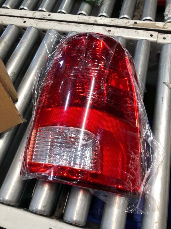 Photo 4 of ***USED - UNABLE TO TEST***
Boine Right Side Tail Light Compatible With 2009-2018 Dodge Ram 1500 2500 3500 - Bulb Included (Right Passenger Side)