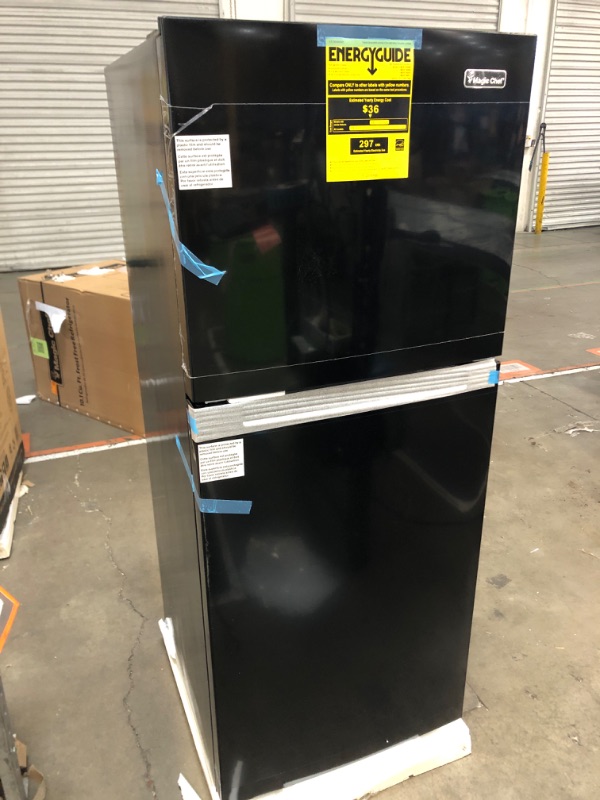 Photo 2 of Magic Chef HMDR1000BE Top Freezer Refrigerator in Black 10.1 cu. ft.