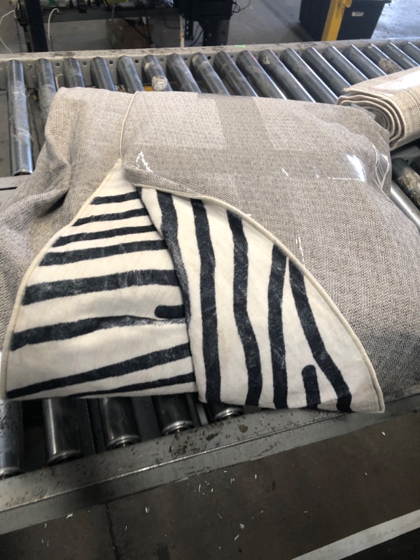 Photo 1 of 9x12 Area Rugs Extra Large Washable Rug Modern Abstract Rugs Geometric Rug Stripe Retro Accent Rug Solid Carpet Non-Shedding Print Country Boho Rug Non Slip Bedroom Living Room Office 9'x12' Black /White