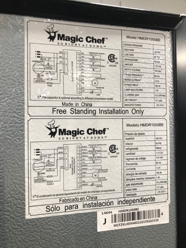 Photo 1 of Magic Chef HMDR1000BE Top Freezer Refrigerator in Black 10.1 cu. ft.