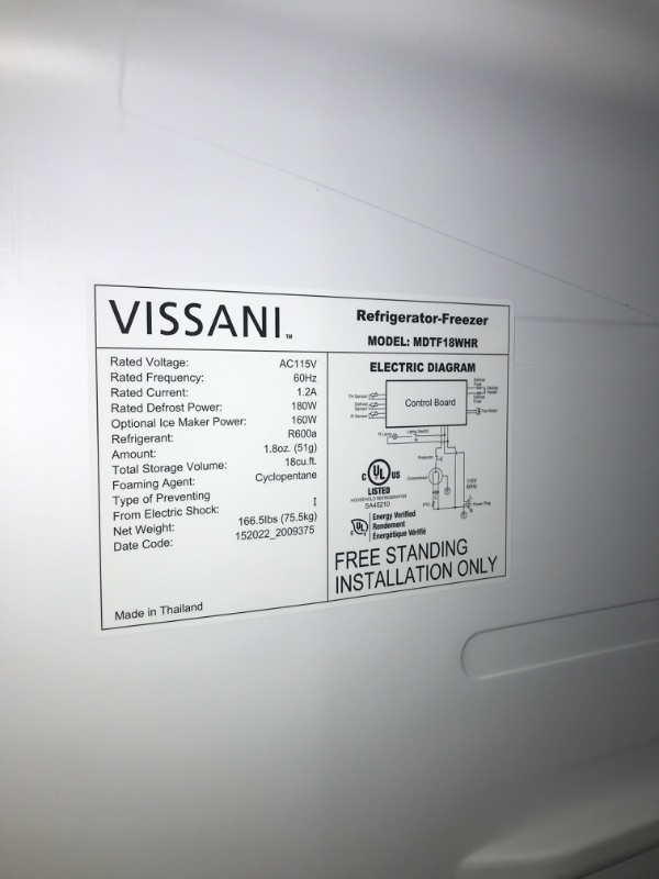 Photo 4 of VISSANI 18 cu. ft. Top Freezer Refrigerator DOE in White
