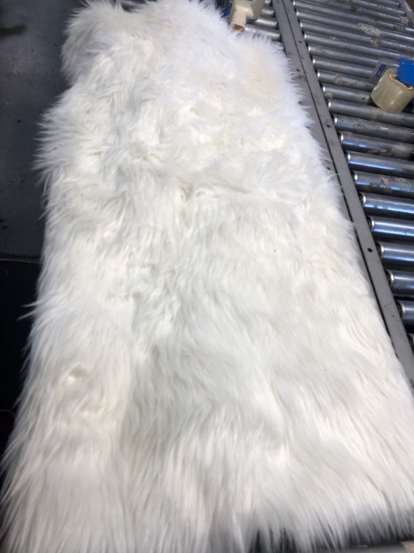 Photo 1 of 4x6ft Fur White Rug