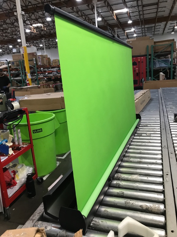 Photo 3 of KHOMO GEAR Collapsible Chromakey Panel Green Screen for Photo Backdrop Video Studio, Live Game, Portable Pull Up, Solid Aluminium Base Wrinkle-Resistant Fabric, Auto-Locking Air Cushion Frame Green 62-Inch Wide