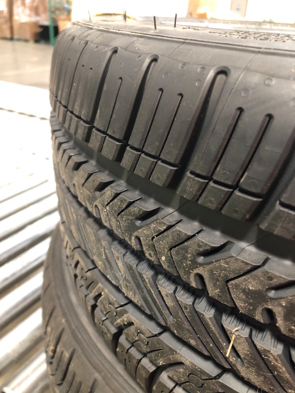 Photo 3 of MICHELIN Pilot Sport All Season 4 Performance Tires 235/40ZR18/XL 95Y