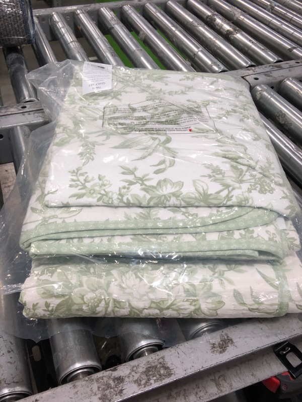 Photo 1 of Laura Ashley - Twin Quilt Set, Reversible Cotton Bedding with Matching Sham, Lightweight Home Decor for All Seasons (Bedford Green/Off-White, Twin) Green/White Twin