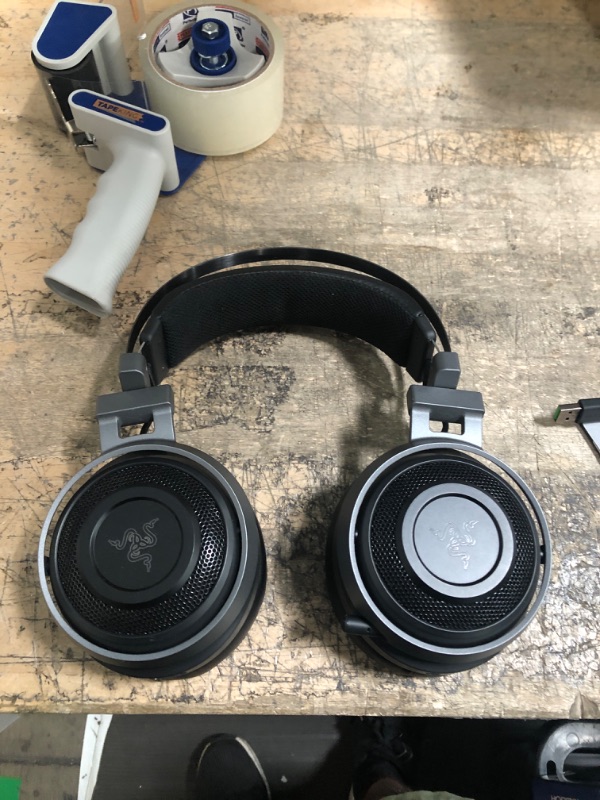 Photo 1 of Razer Nari Ultimate Wireless 7.1 Surround Sound Gaming Headset: THX Audio & Haptic Feedback - Auto-Adjust Headband - Chroma RGB - Retractable Mic - For PC, PS4, PS5 - Black
