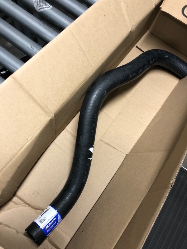 Photo 2 of ACDelco Gold 26197X Molded Lower Radiator Hose