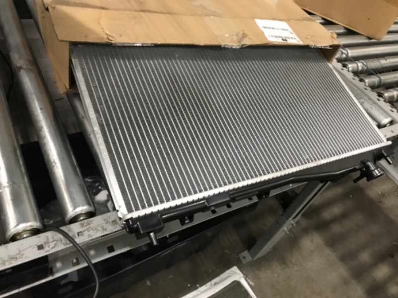 Photo 3 of CU2354 KAX Radiator Fits for 2001-2005 Civic LX/EX/DX/Hybrid/Si/HX/Value Package/GX/EX Special Edition/LX Special Edition