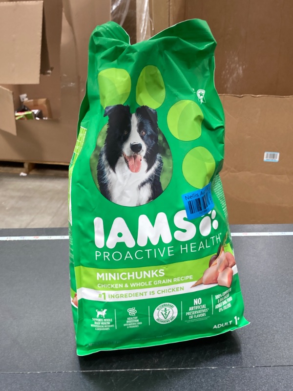 Photo 2 of IAMS Adult Minichunks Small Kibble High Protein Dry Dog Food with Real Chicken, 7 lb. Bag Dry Food 7 Pound (Pack of 1)