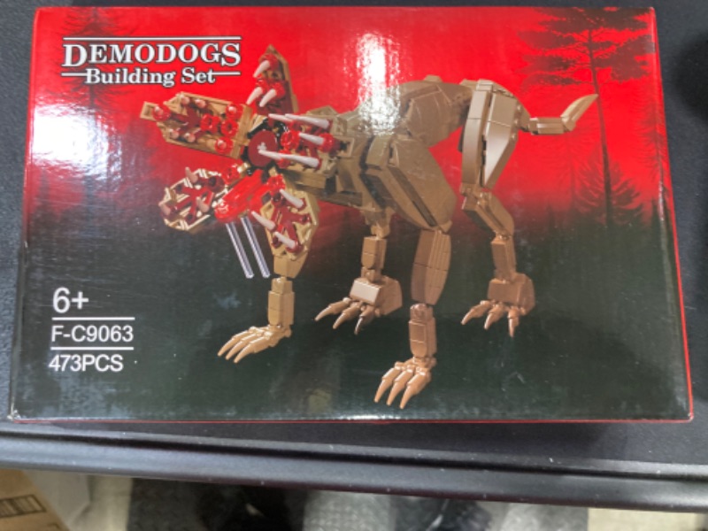Photo 1 of Cannibal Flower,Horror Demogorgon Monster Action Figure Building Blocks,Scary for Tv Series Lovers,Compatible with Lego?473 Pcs