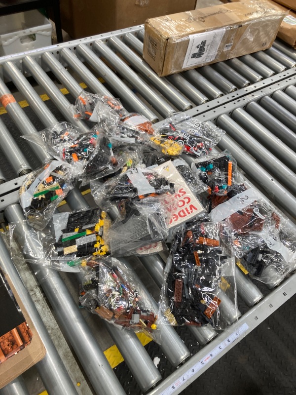 Photo 1 of LEGO Icons Atari 2600 Building Set 10306 - Retro Video Game Console and Gaming Cartridge Replicas, Featuring Minifigure and Joystick, Nostalgic 80s Gift for Gamers and Adults Standard Packaging