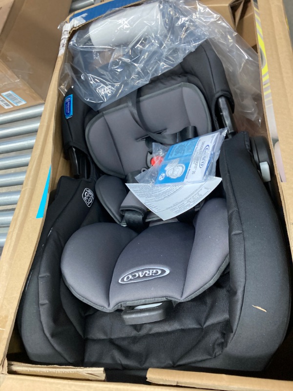 Photo 2 of ***BLADE CUT ON THE TOP RIGHT OF THE OUTTER SEAT*** Graco - SnugRide Snugfit 35 Infant Car Seat Gotham